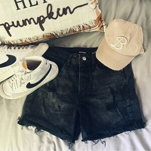 Old Navy-Black High Rise OG Straight Distressed Shorts-Size: 4